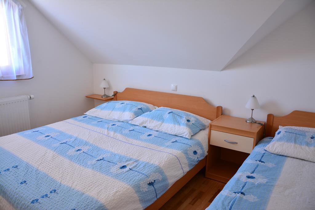 Apartments Gatej 采尔克诺 外观 照片