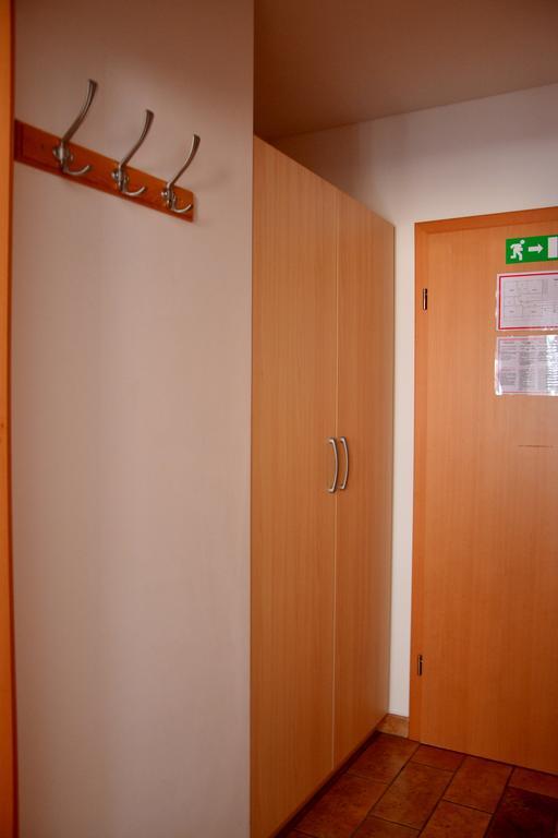 Apartments Gatej 采尔克诺 外观 照片